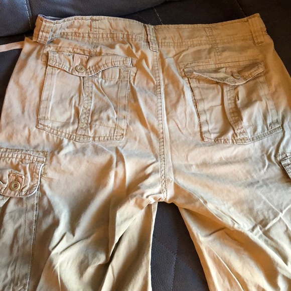 Men’s heritage cargo shorts - Picture 4 of 5